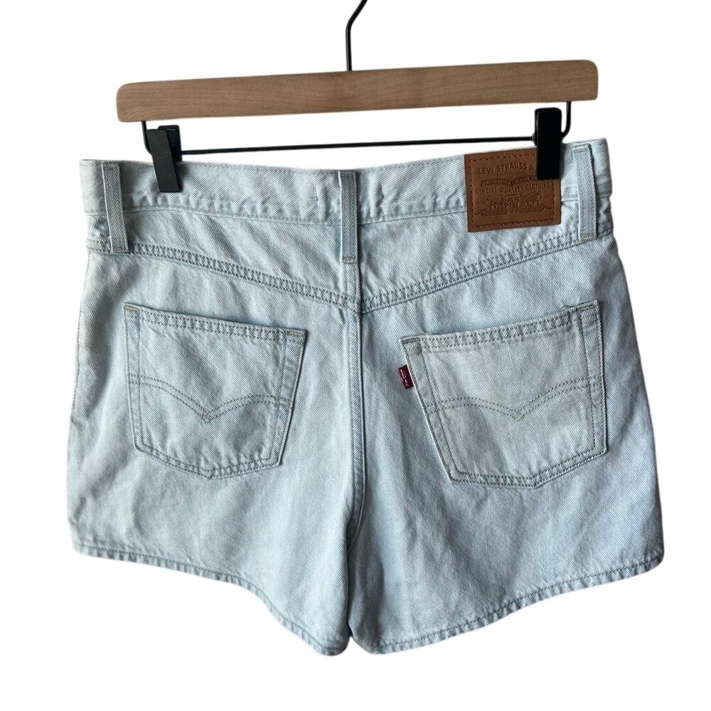 Levi's 80s Mom Light Wash Denim Shorts Size 29